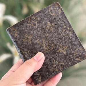 Louis Vuitton Bifold Wallet - Unisex GUC